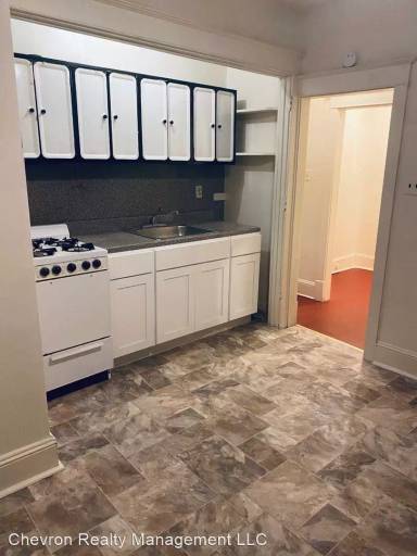 Main picture of 6647 Blakemore St