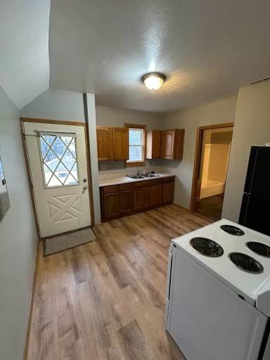 Main picture of 2216 Oakes Ave