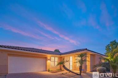 Main picture of 13644 W Cypress St