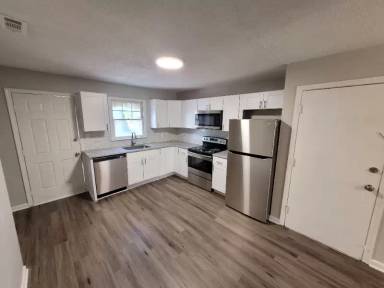 Main picture of 612 Golden St