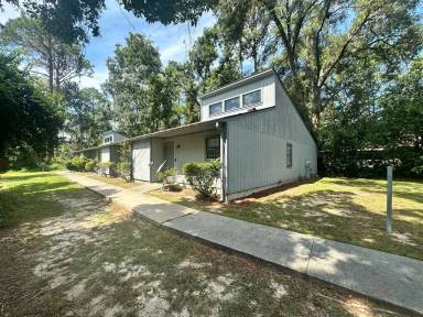 Main picture of 1602 Iola Dr