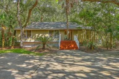 Main picture of 52 Eugenia Ave