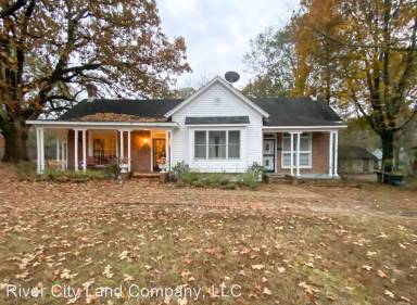 Main picture of 281 W Poplar Ave