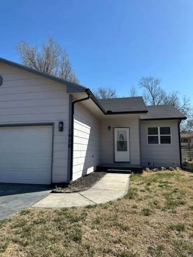 Main picture of 1450 N Green St