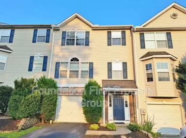 Main picture of 16861 Roosevelt Ln