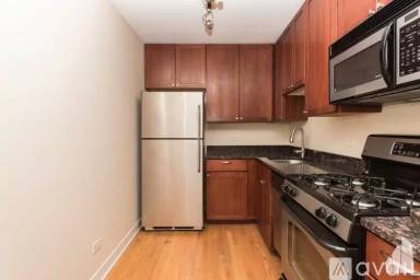 Main picture of 625 W Wrightwood Ave Apartments