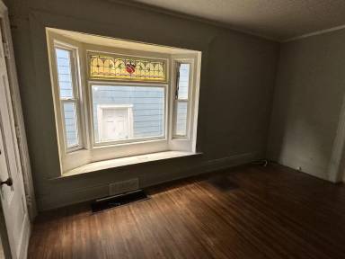 Main picture of 235 Kenwood Ave
