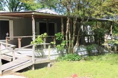 Main picture of 1010 VZ County Road 2150