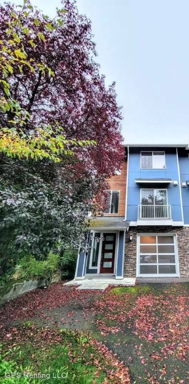 Main picture of 4141 Delridge Way SW