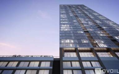 Main picture of 326 W Illinois St