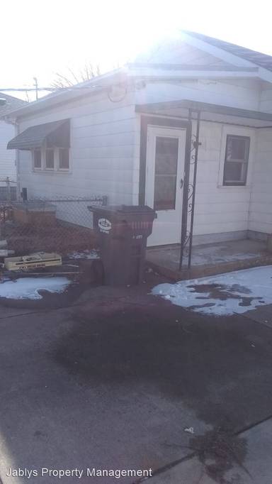 Main picture of 1724 Poplar St