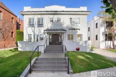 Main picture of 1012 S Orange Dr
