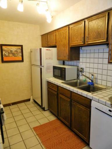 Main picture of 140 E La Bonte St