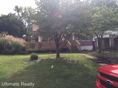 Main picture of 9212 Delphine Ave