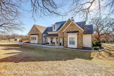 Main picture of 437 Sandpiper Dr