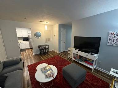 Main picture of 1808 State St