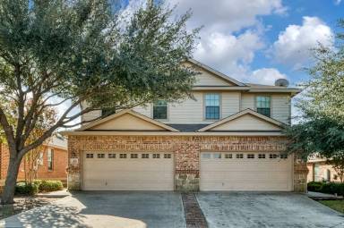 Main picture of 365 Orbit Dr