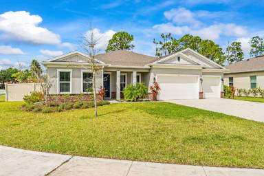 Main picture of 210 Cypress Trail Dr