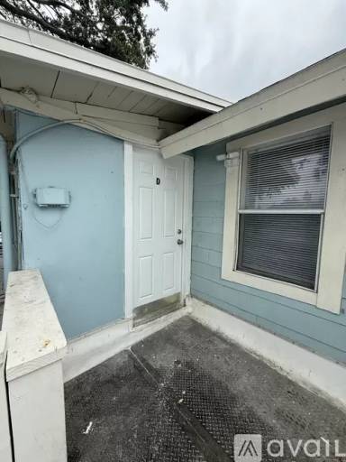 Main picture of 1425 Tamiami Trl