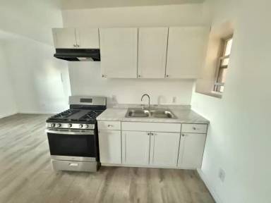Main picture of 73 Saratoga Ave