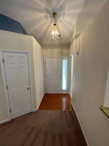 Main picture of 2500 Hillvale Cir
