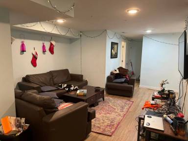 Main picture of 1611 N Sydenham St