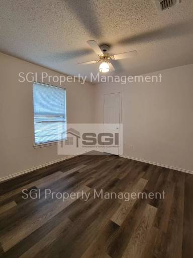 Main picture of 2424 Camden St