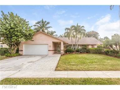 Main picture of 798 Blueberry Dr