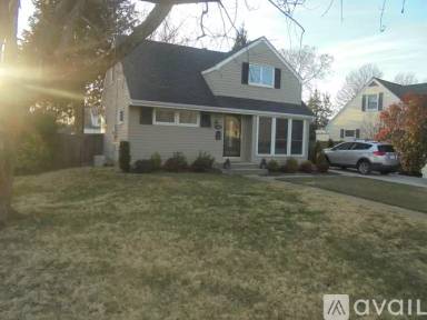 Main picture of 6916 Duke Dr