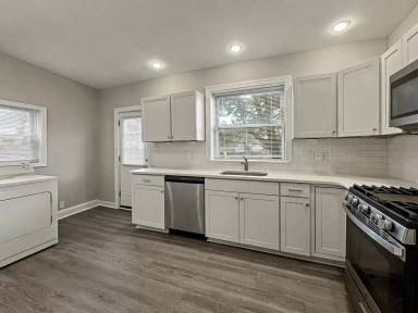 Main picture of 716 E Railroad Ave