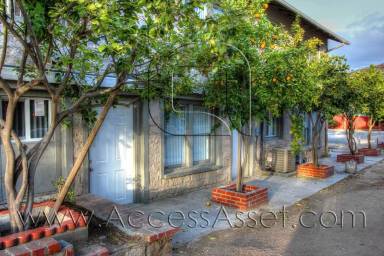 Main picture of 242 N Chestnut St