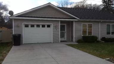Main picture of 106 Sinopah St