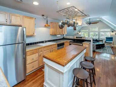 Main picture of 607 Lincoln Ave