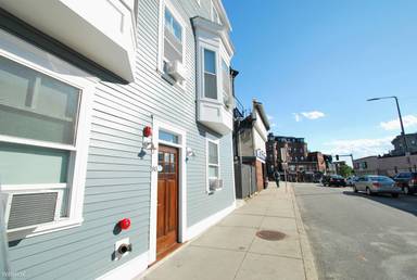Main picture of 80 Dorchester St