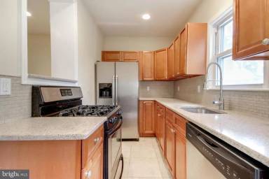 Main picture of 4639 Umbria St