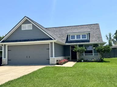 Main picture of 903 Crested Point Dr