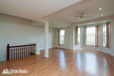 Main picture of 1473 W Erie St