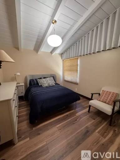 Main picture of 15826 Septo St