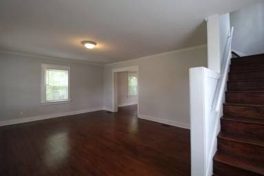 Main picture of 3728 Springfield St