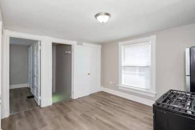 Main picture of 115 E Foraker St