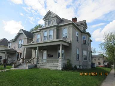 Main picture of 135 E Suttenfield St