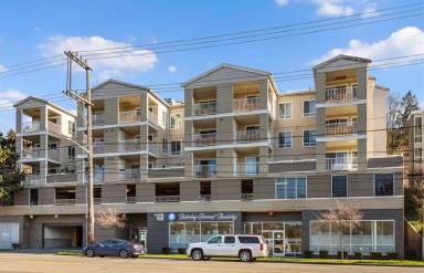 Main picture of 2530 15th Ave W