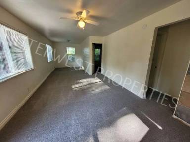 Main picture of 16045 Swan Ave