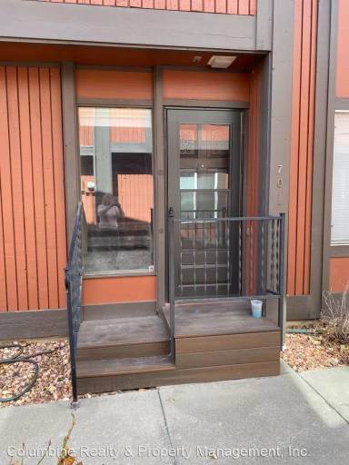 Main picture of 1155 Lakeside Dr