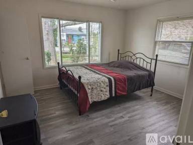 Main picture of 776 Norman Ave NE