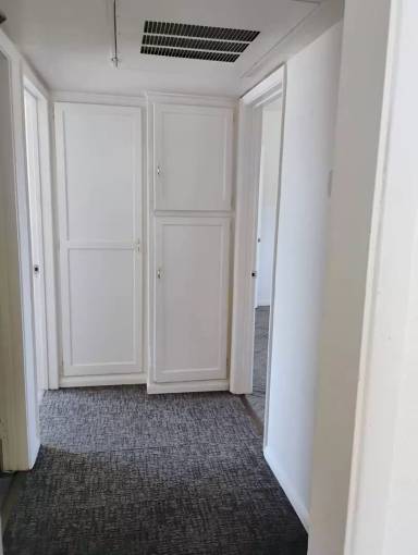 Main picture of 260 W Main St