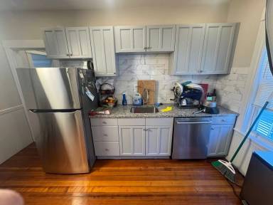 Main picture of 41 Lafayette St
