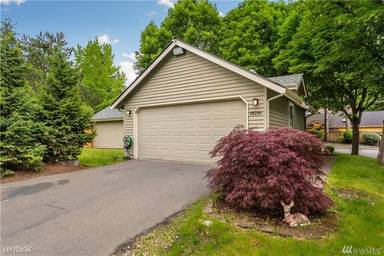 Main picture of 18216 NE 91st St