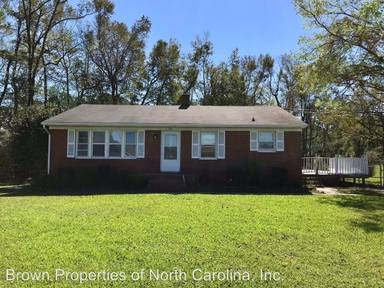 Main picture of 1801 Burgaw Hwy