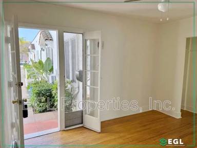 Main picture of 809 N Martel Ave
